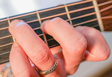 Verander oefening in prestatie: De leuke manier om Gitaar te spelen Leren Spelen with Gitaarliedjes
